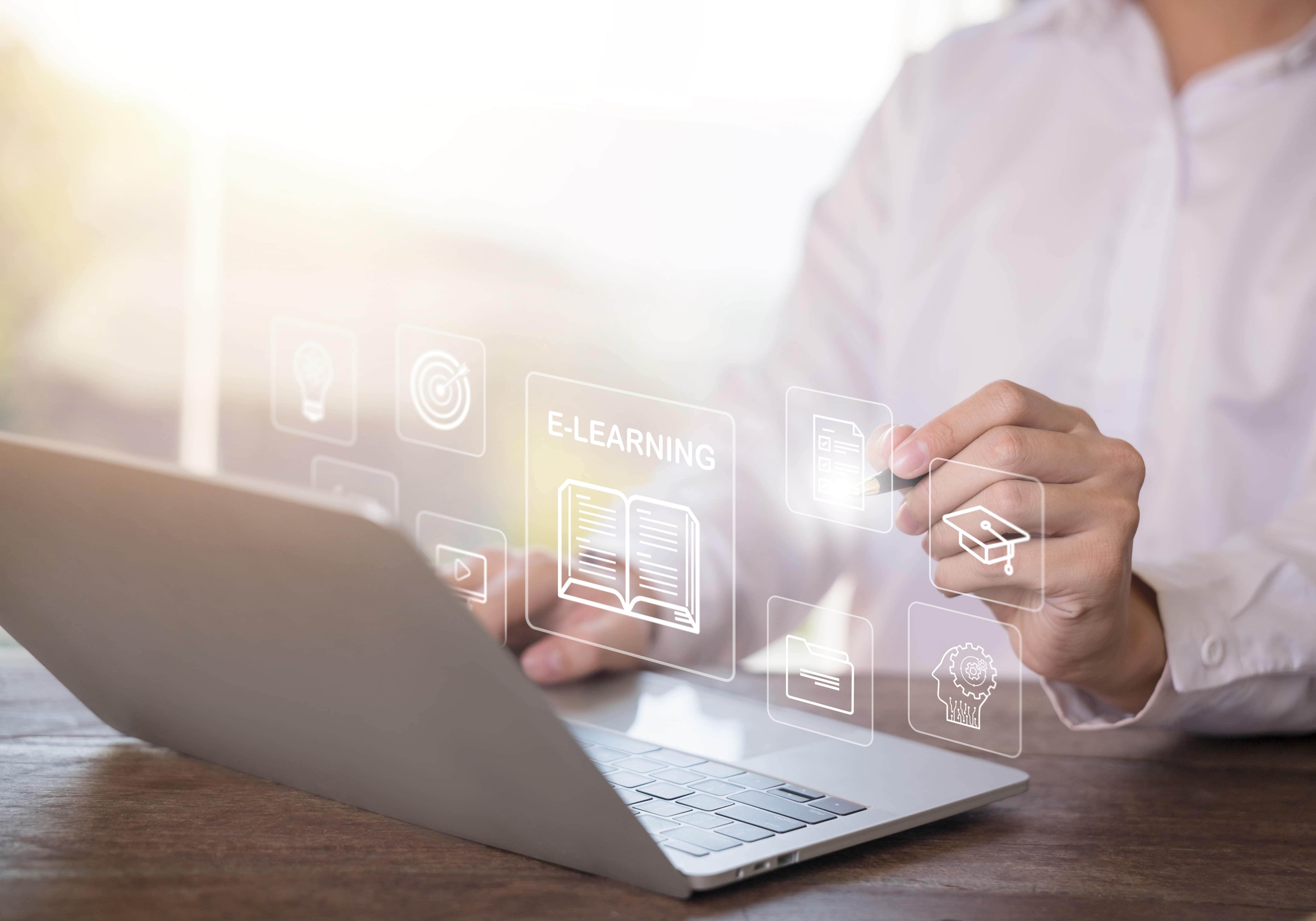 Pessoa usando notebook com ícones virtuais de e-learning e inteligência artificial, representando o uso da IA e do ChatGPT para estudar de forma prática e eficiente. 